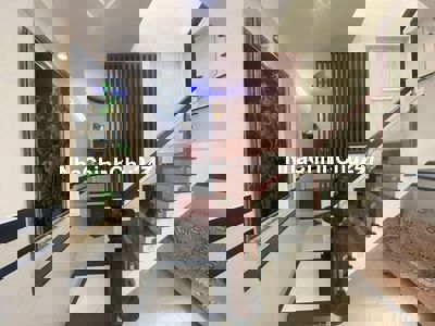 Nhà trệt lầu hẻm thông p15 tân bình : 3.9ty bớt lộc