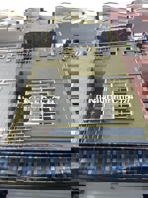 Bán nhà cách huỳnh tấn phát 100m