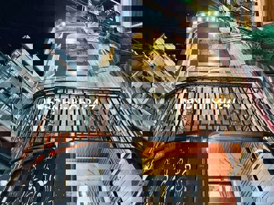 Bán nhà 1 trệt 3 lầu mới 100% full nội thất gần CV Làng Hoa