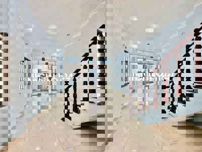 Gấp định cư giảm "600Tr"! Bán gấp nhà 2 tầng 40m2 - Ngay chợ Bà Chiểu