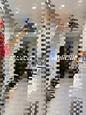 CHỦ CẦN BÁN GẤP NHÀ MỚI 3 TẦNG -35M2- GIÁP PHAN XÍCH LONG- Nở Hậu