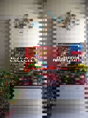 Chính chủ bán căn 51m2 có ban công. Tầng cao