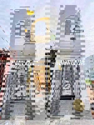 Bán nhà 1 trệt 1 lầu , cách trường Tiểu Học 50m , Dân cư đông