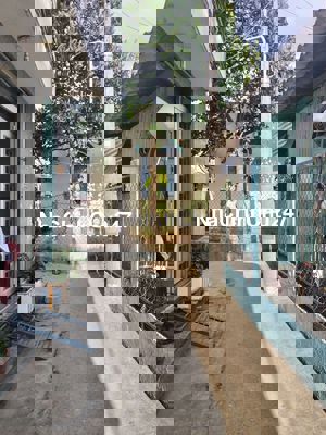 Bán nhà Lê Văn lương Long hậu