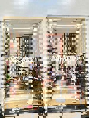 NHÀ HẺM THÔNG  XE 🚐 DT 113M2(4,5X25) NHÀ 4 TẦNG 5PN   SÁT SÂN BAY