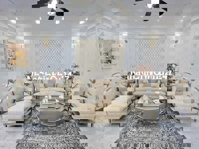 Chính chủ bán gấp nhà phố Kim Mã full nội thất, sẵn sổ sang tên ngay