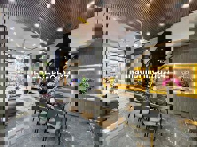 Chủ ngộp bank bán gấp nhà vị trí siêu đẹp 4 tầng Trưng Nữ Vương