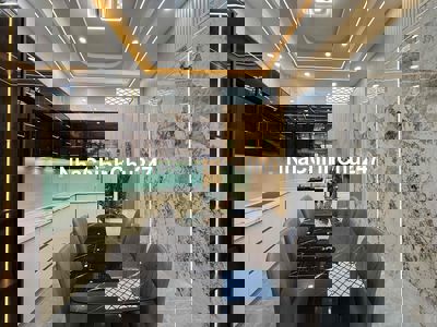 Nhà Mới Đường Hà Huy Giáp, DT:4M x15M, Trệt, 2 Lầu, 3PN, 4VS, S/thượng