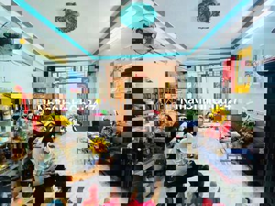 Nhà ĐẸP 1 ĐỜI CHỦ, Hẻm rộng, Ngang 4.5m 3Tầng 3PN, chỉ hơn 4 tỷ