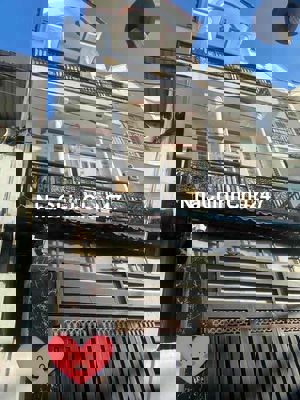 CHỦ GẤP BÁN NHÀ 3 TẦNG HIỆP THÀNH 17_HẺM XE TẢI NGAY BẾN XE BUÝT