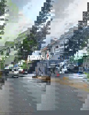 Bán nhà mặt tiền thuận tiện mua bán