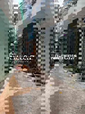 Nhà Âu Cơ,Tân Phú, Nhà mới chỉ nhỉnh 1 tỷ