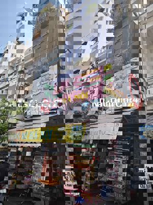 Nhà 3 mặt tiền 37m2, 5 phòng ngủ, đường Hoàng Diệu, Q4