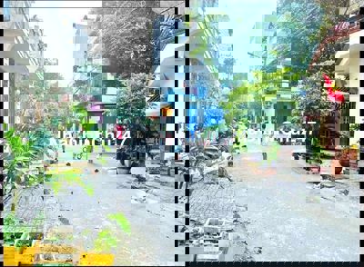 BÁN GẤP NHÀ 3 TẦNG 60M2, KHU PHÂN LÔ VIP TRƯỜNG CHINH, TÂN PHÚ. 9 TỈ