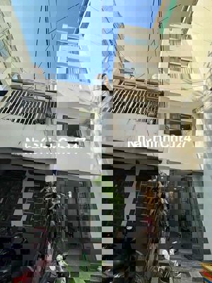 CHỦ CẦN BÁN GẤP – NHÀ CỐNG QUỲNH, Q.1 – GIÁ CHỈ 10 TỶ TL