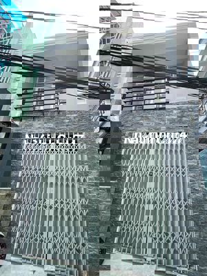 Bán nhà hẻm 4m .sổ Hồng riêng.