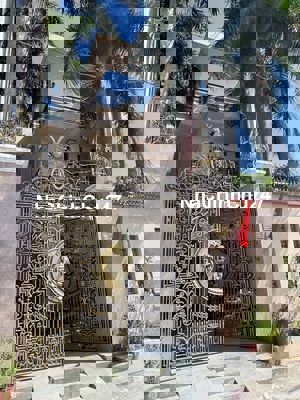 MẶT TIỀN ĐƯỜNG, NHÀ DẠNG BIỆT THỰ, CHỦ THIỆN CHÍ BÁN VỀ QUÊ.