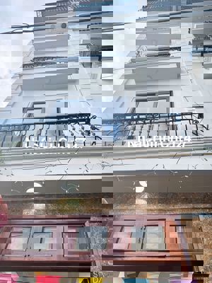 Hiếm! Ngay Thạch Bàn, nhà mới đẹp 35m x5tg. Oto đỗ cổng. Giá cực yêu