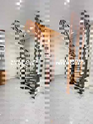 cần bán gấp nhà Quang lãm Hà Đông , giá 5 tỷ