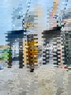 Bán nhà 2 lầu 4 phòng mặt tiền đường nhánh giá 4ty650 hướng đông nam