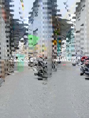 TÂNBÌNH  XE HƠI ĐỖ CỬA,4TÂNG,21M - CHỦ TẶNG TOÀN BỘ NỘI THẤT-GIÁ 3TỶ65