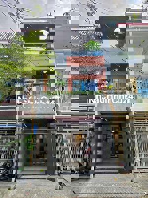 Bán gấp nhà Ngô Gia Tự, Phường 9, Quận 5- Giá: 3.6tỷ/ 53,5m2(5.3x11m)