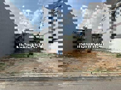 Hot! Chủ bung 2 lô liền kề 10x30m sổ hồng riêng thổ cư  Đường nhựa 8m