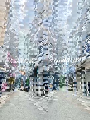 Bán nhà tặng đất