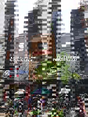 chủ bán nhà Mt Đề Thám Q1 Bùi Viện phố Tây 190m2 giá 33tỷ SHR kd đủ