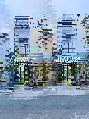 NHÀ PHỐ 1 LẦU + SÂN THƯỢNG FULL NỘI THẤT KHU HỒNG LOAN