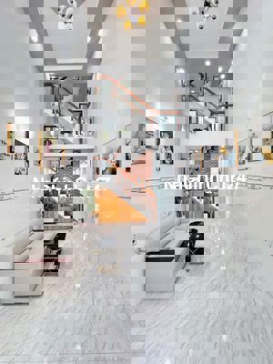 Bán nhà 3 tầng, giáp Tân Phú, hẻm trước nhà 4m, 43m2, giá chỉ 4,58 tỷ