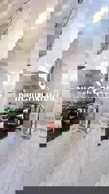 nhà cần bán đường tôn Đản F8Q4