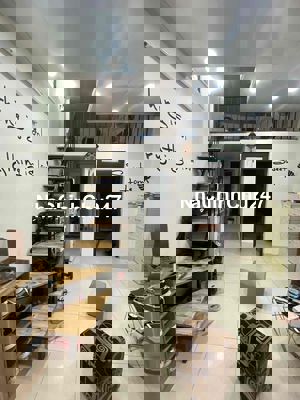 Chính chủ cần bán nhà 2 tầng Bắc Cầu 34m ô tô đỗ cửa giá hơn 3 tỷ