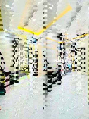 Nhà đẹp Đống Đa, 34m, 4 tầng, giá 5.2 tỷ nhà thoáng, ngõ nông