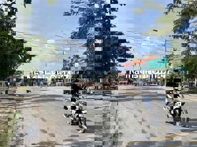 Đường xe tải - Ngay khu hành chính và nhà văn hoá - Ko mồ mã, Ko QH