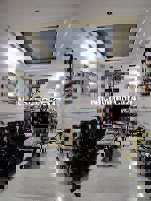 Nhà chính chủ giảm chào 300 triệu, hẻm 6m còn 5.6