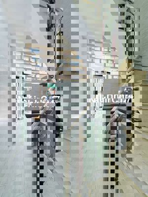 Bán nhà Quận 4, 4 tầng , Chính Chủ cần bán