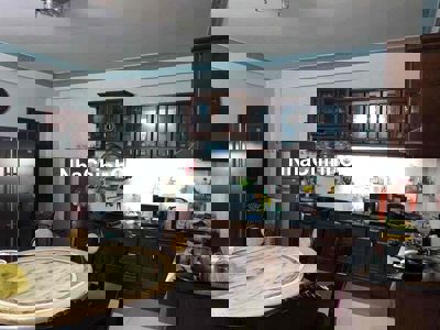 nhà chính chủ 3 tầng ,130m2 đất, mặt tiền đường lê thanh nghị