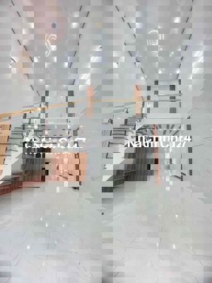 nhà mặt tiền đường phi trường 100m2 thổ cư, gần KDL Bửu Long