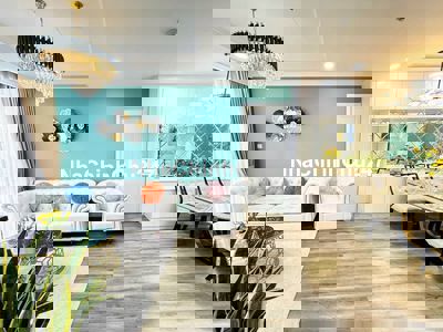 Chính chủ cần bán gấp CHCC 3PN Sáng đầy đủ nội thất, Giá 8.8 tỷ