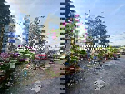 Ngộp 4 tỷ. 106 m2 đất khu phân lô 2  xe tải tránh nhau