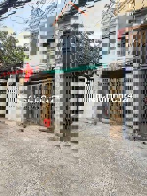 Bán nhà hộ khẩu Hồ Chí Minh, cách Bến xe Miền Tây 10 phút