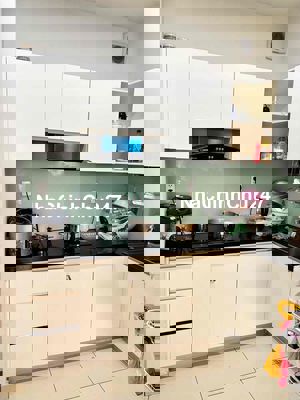 Em có nhu cầu bán căn hộ Hausneo,quận 9 gồm 2 pn,2 vệ sinh có sổ hồng