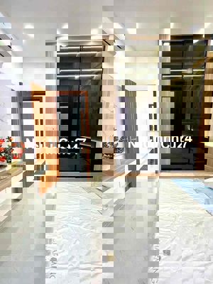 HẺM XE HƠI PHAN CHU TRINH - GẦN NGÃ 4 HÀNG XANH - CHỢ BÀ CHIỂU GIÁP Q1