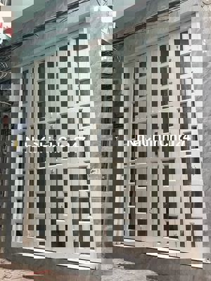 Nhà sát hẻm 3 gác