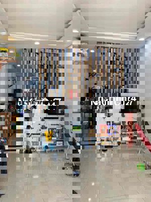 Hot…Nhà bán nhỉnh 4 tỷ Apđ 27 ,đường 7m khu dân cư