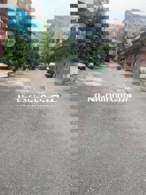 ĐỐI DIỆN GALAXY -KINH DƯƠNG VƯƠNG-ĐƯỜNG XE TĂNG ĐUA ĐỨT XÍCH.