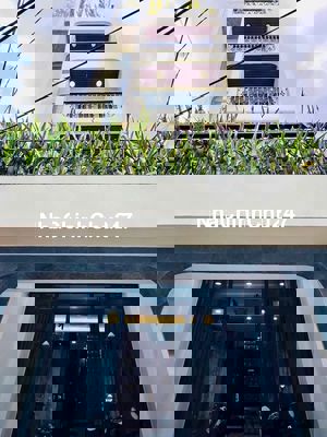 Căn 62m2 CMT8, Q10. Gần vòng xoay Dân Chủ, xây 4 tầng. Sổ riêng