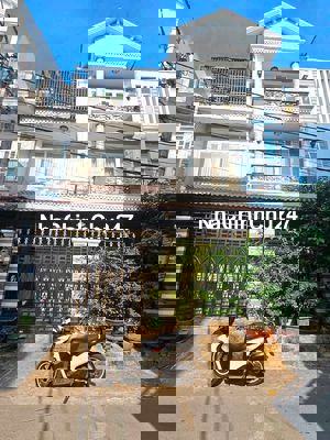 NHÀ MẶT TIỀN HẺM XE HƠI KINH DOANH BUÔN BÁN TỐT.