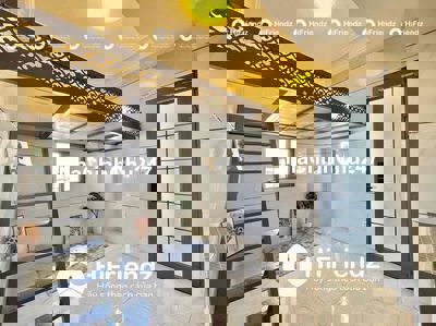 Duplex mới xây có thang máy - hầm xe - máy lạnh ngay CV Phú Lâm